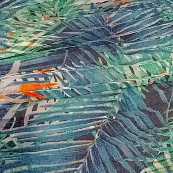 Tank - Picture 2 of 5